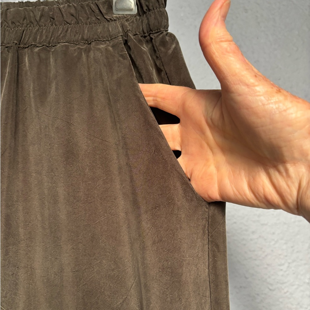 Amour Vert Women’s Comfy Leisurely Pants in Green Brown Color.